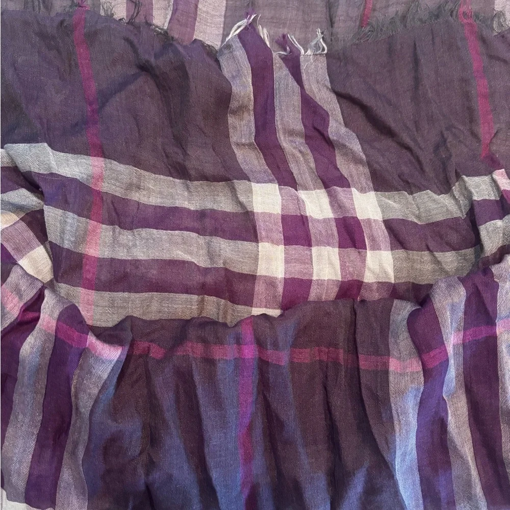 Burberry Scarf - Picture 3 of 3